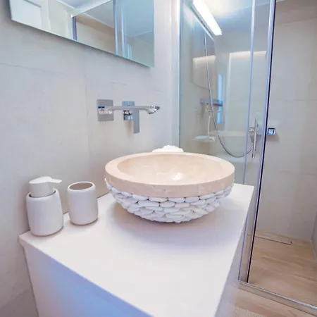 The Grande Grotta Luxury Villa *